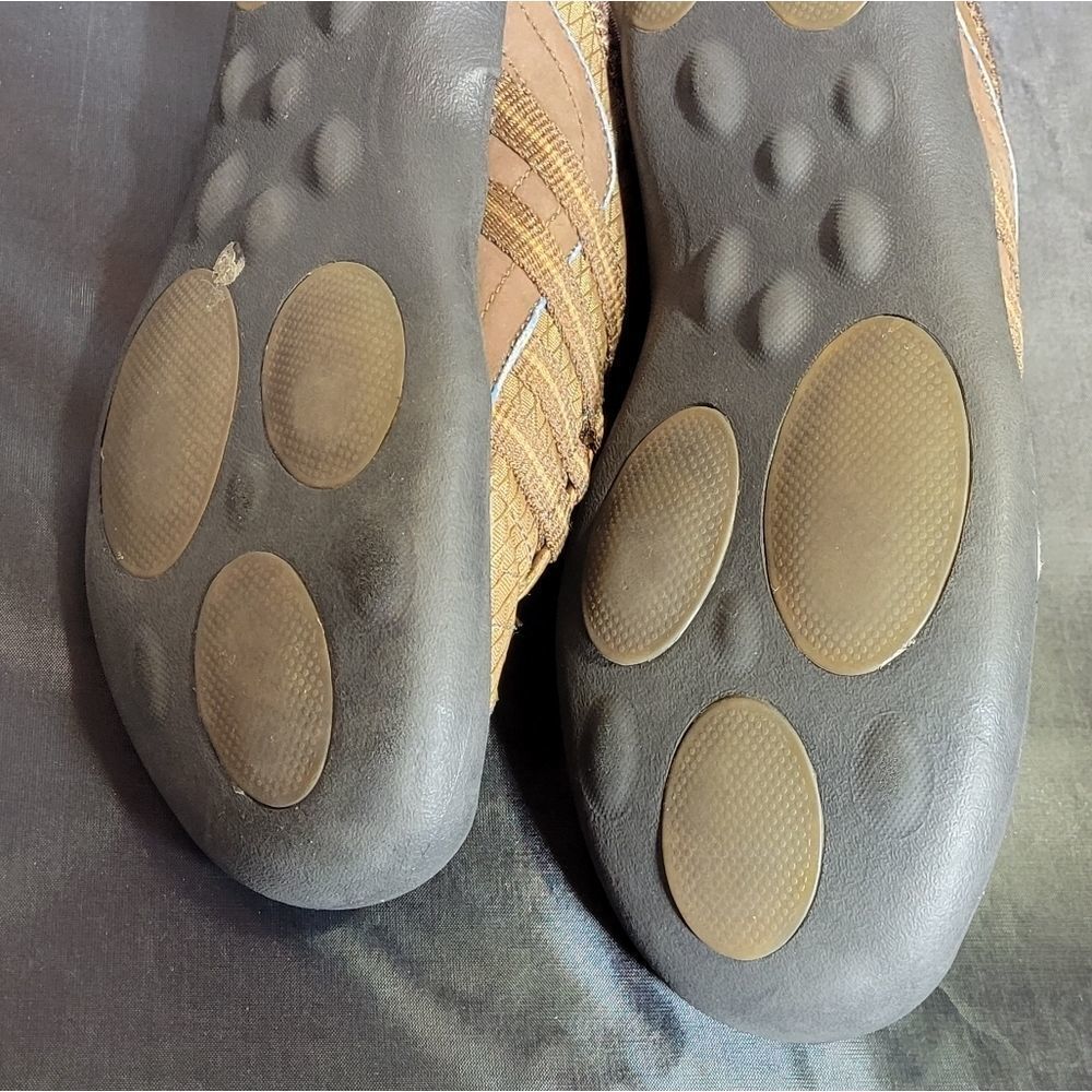 PRIVO SLIP ON SHOES BY CLARKS - Picture 12 of 15